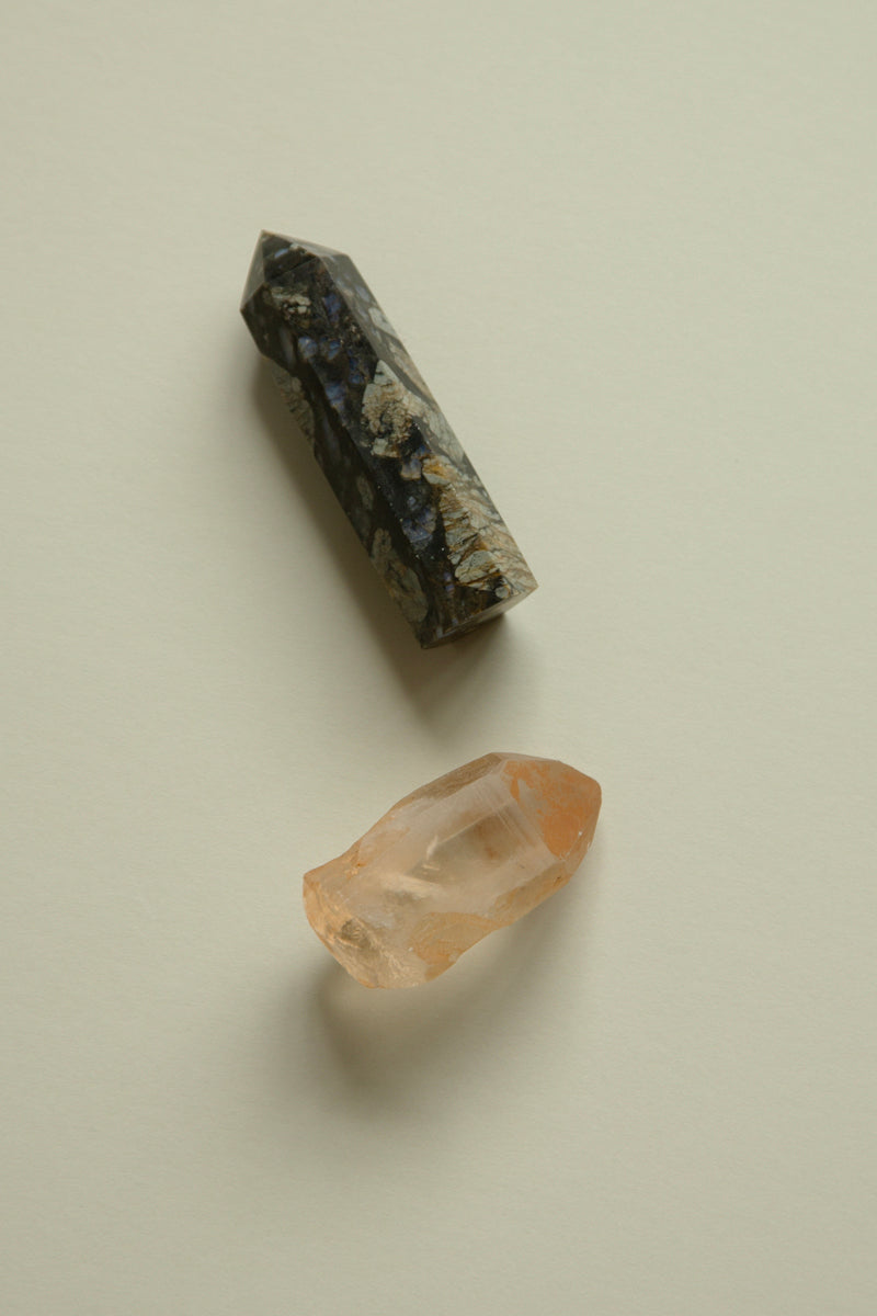 IM_activate_Cystals que Sera wand, red healer quartz hematoid quartz