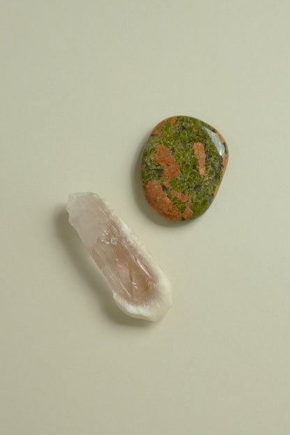 IM_Frequency_Medicine_Love_elixir_sugar blade quartz crystal and unakite crystal in green and peach